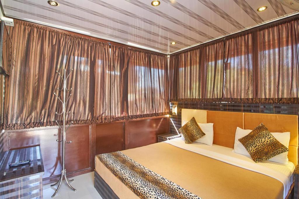 Green Leaf Home Stay เทกคาดี ภายนอก รูปภาพ
